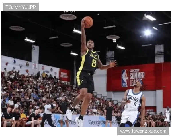 森萨博称球队人人能造得分机会整体提升彰显竞技实力持续成长愈发强大